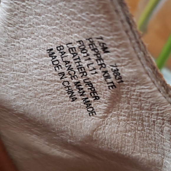 Frye - Picture 4 of 4